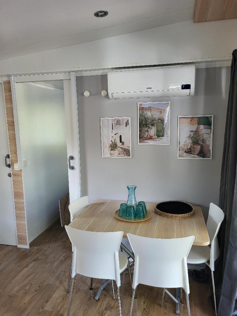 Mobilheim Andrea Wunderschoene Ferienwohnung Direkt Am Meer Єзера Екстер'єр фото